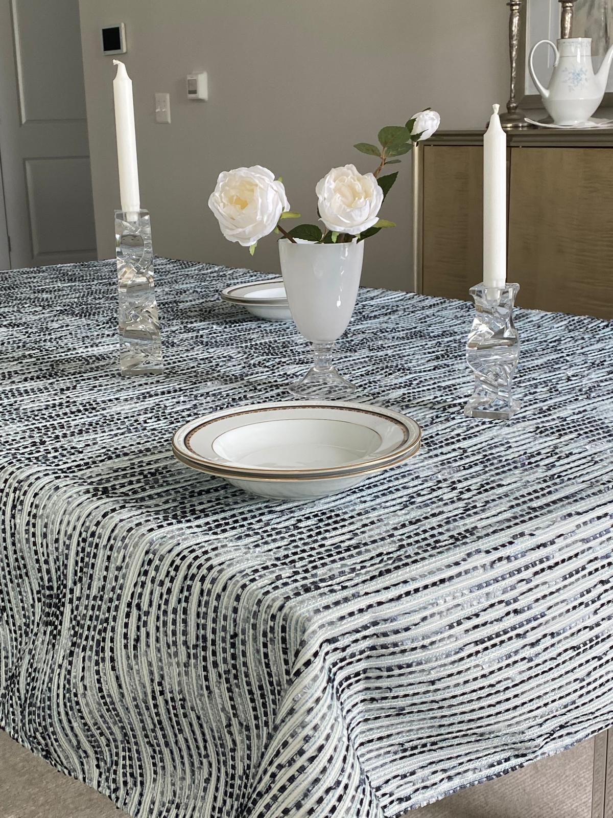 How to Choose the Perfect Tablecloth for Every Table Shape