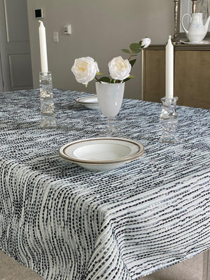 How to Choose the Perfect Tablecloth for Every Table Shape