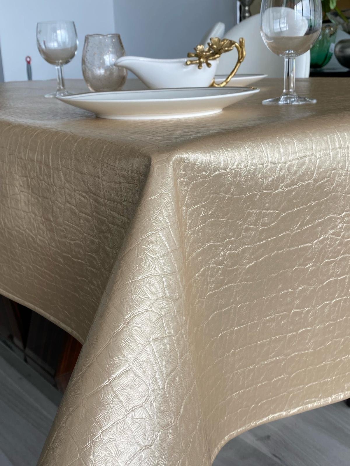 Faux leather Tablecloths