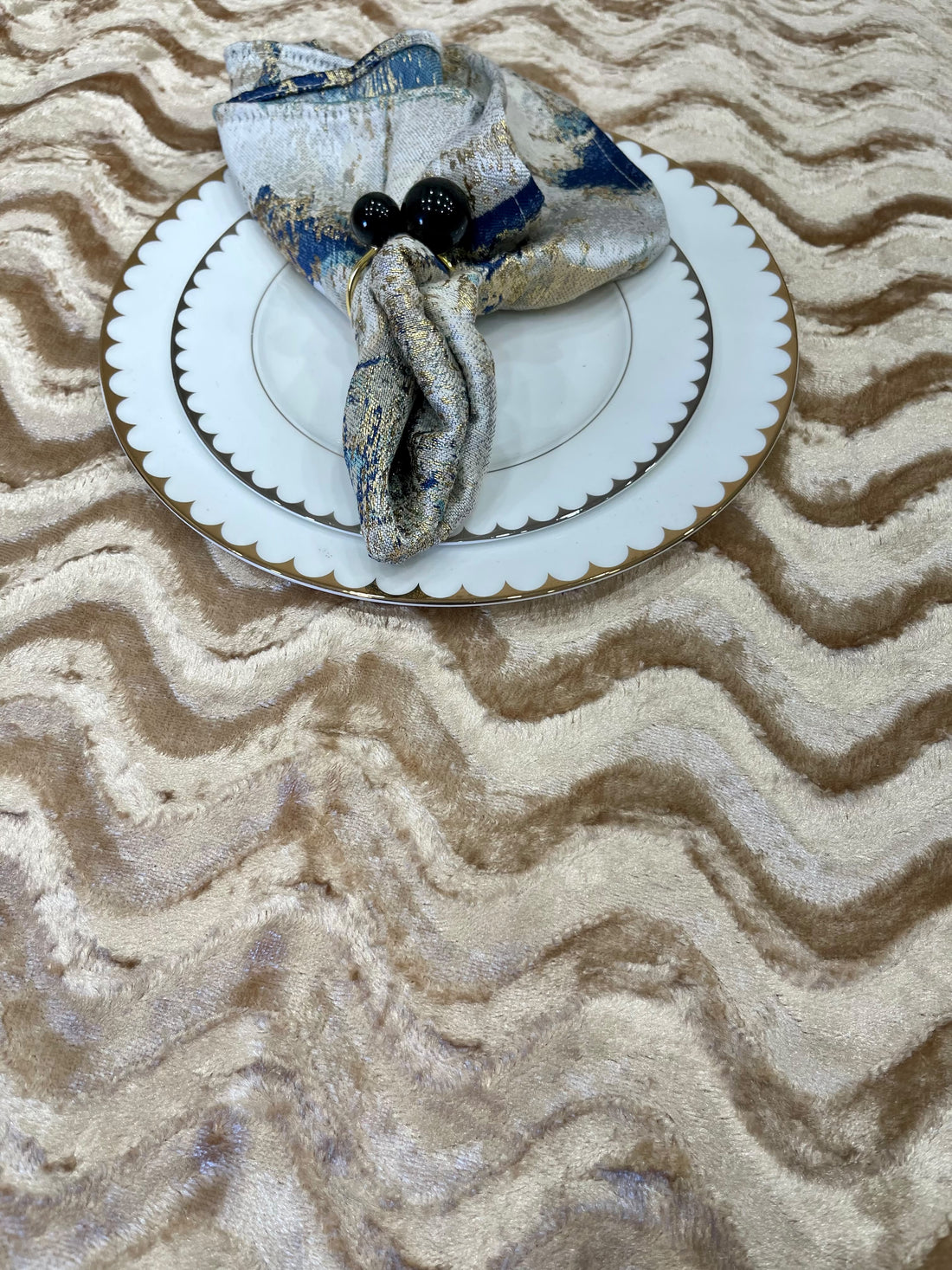 Gold Wave Velvet Tablecloth – Seamless