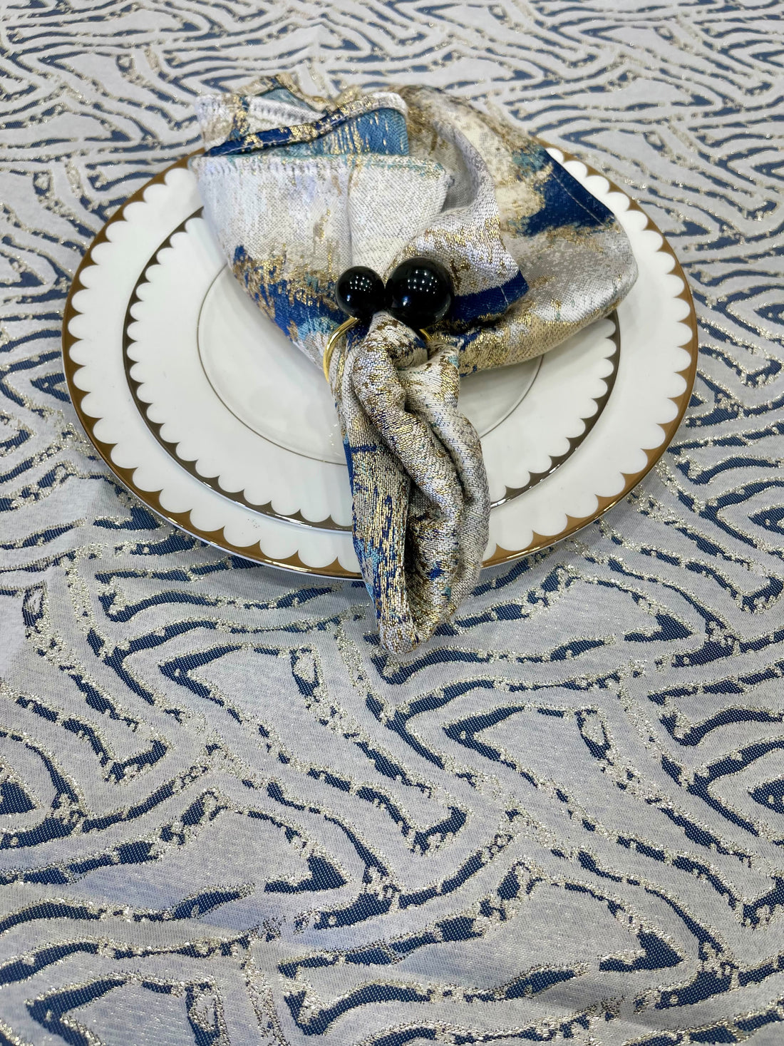 White, Navy & Gold Abstract Tablecloth – Seamless