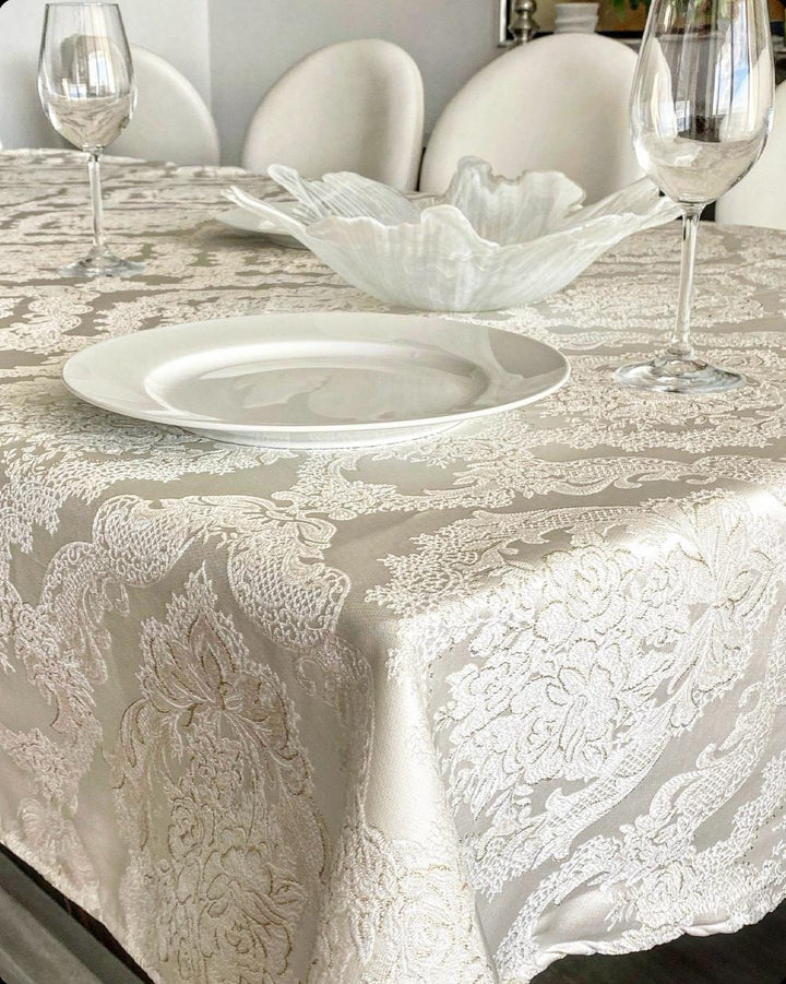Versailles - White / Gold