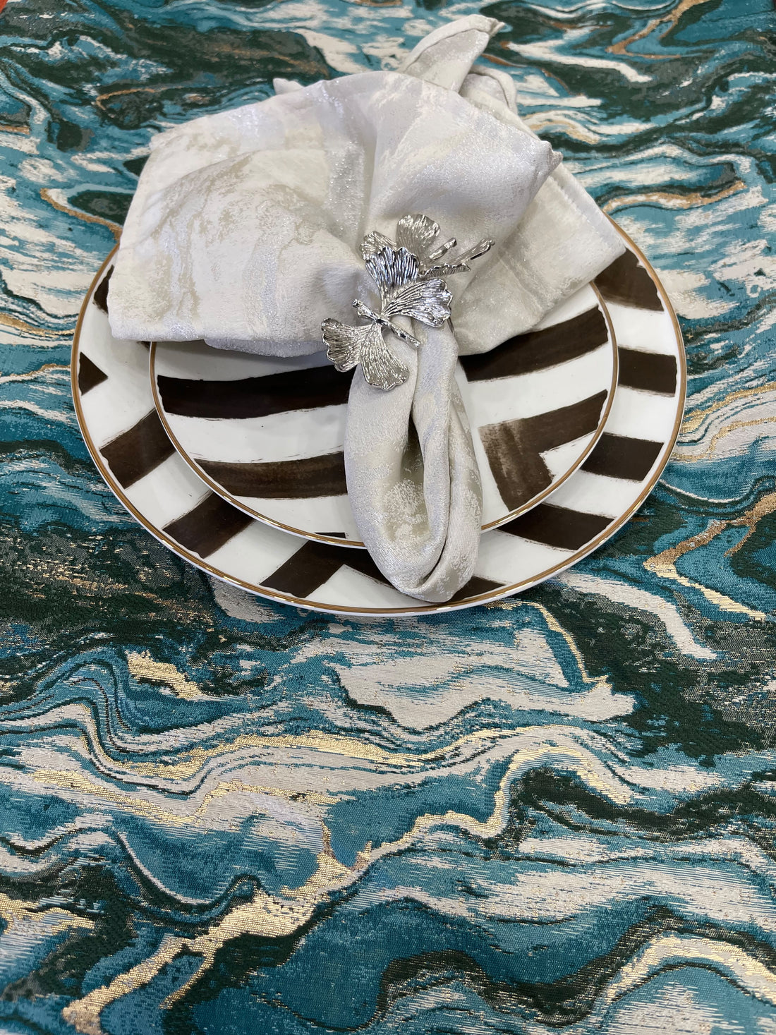 Turquoise & Gold Marble Strikes Tablecloth – Seamless